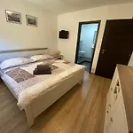 بيت ضيافة U Adama