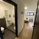 U Adama بيت ضيافة كارلستين